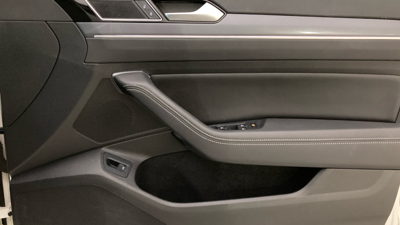 Volkswagen Passat 2.0 TDI SCR 190 R-Line 5dr DSG [Pan Rf] [7 Speed] Diesel Estate